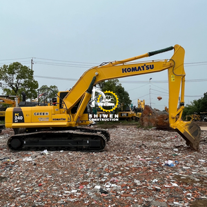 Bomba de motor de máquina de construcción de servicio mediano excavadora Komatsu de segunda mano similar a PC220 con caja de cambios de motor - Product Image 2