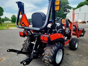 Mahindra 1120 HST 4WD Tractor de ruedas sub-compacto con cargador 24HP Componentes de núcleo Bomba Cojinete Motor Caja de cambios - Product Image 6