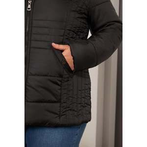 Couverture matelassée de grande taille avec doublure noire - Product Image 4
