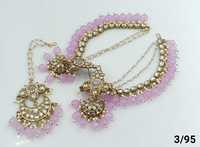 Ensemble de boucles d'oreilles pendantes plaquées or, imitation perle et zircon, motif floral ethnique, style Mangtikka, pour femmes, vente en gros, dernière collection indienne