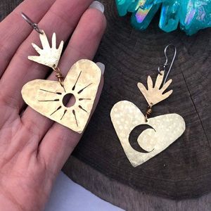 Boucles d'oreilles en laiton ethnique léger pour les boucles d'oreilles en laiton gravées de style été avec option de cadeau personnalisé accepter la conception personnalisée - Product Image 1