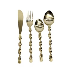 Ensemble de couverts en acier inoxydable finition laiton comprenant cuillère, fourchette, couteau, ustensiles pour servir et manger - Product Image 3
