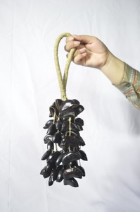 Natural BURAHOL Seed Pod Shaker Hand String Instrument Stand par Solobeat Internasional - Product Image 3