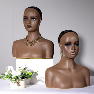 Mannequin de tête de perruque style européen-américain, teint noir, demi-corps en PVC, support de mannequin féminin réaliste pour coiffure - Product Image 3