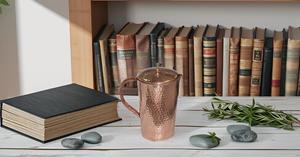 Pichet à eau martelé en cuivre pur 1,5 L Ayurveda Health Benefit Pitcher avec métal fini pour un usage quotidien - Product Image 3