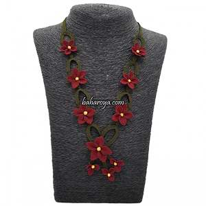 İğne Oyası Ay Yıldız Kolye Bordo No 2 Collier à la mode avec motif étoile et lune - Product Image 1