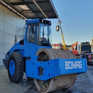 Rouleau compresseur Bomag BW226 DH-4 avec boîte de vitesses à entretien facile, moteur et engrenages, garantie de 4 ans et 25,25 kg - Product Image 1