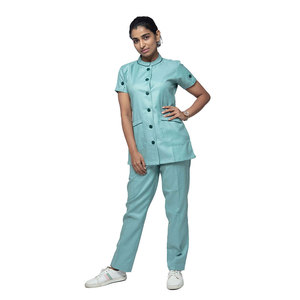 Marque personnalisée deux pièces infirmière femmes gommage uniforme OEM respirant durable dames gommages avec boutons poches et garniture de contraste - Product Image 1