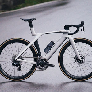 New Arrival Original New Discount Sales for 2023 TREK MADONE SLR 9 Gen 7 - Product Image 1