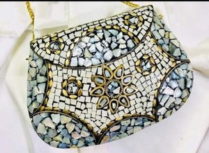 Bolso de mano de piedra y resina hecho a mano, monedero de noche, diseño único personalizado de la mejor calidad - Product Image 2