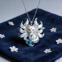 Collier Pendentif Renard à Neuf Queues en Alliage Émaillé Exquis, Tendance et Mignon, Haute Esthétique, Cadeau Unisexe pour Meilleurs Amis et Famille