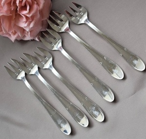 Juego de cubiertos de acero inoxidable en metal de color blanco, ideal para el hogar y utensilios de cocina, accesorios de comedor para bodas - Product Image 5