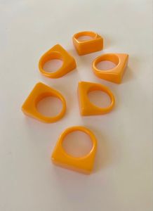 Rond de serviette décoratif en résine pour le dîner de fête avec centre de table fait main et accents de salle à manger élégants - Product Image 3