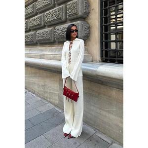 Conjunto de Tejido de Punto Acanalado Krysia 9959 con Detalle de Amarre Transpirable - Product Image 2