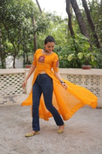 ผ้าจอร์เจียสังเคราะห์สำหรับงานเทศกาลพิมพ์ลายแถบผ้าคาดนิและชุดเย็บปะติดผ้าสำหรับผู้ผลิตจากอินเดีย - Product Image 3