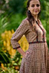 Robe Bohème Nouvelle Molly Imprimée à la Main en Coton Pur Vêtement Casual d'été pour les Vacances - Product Image 3