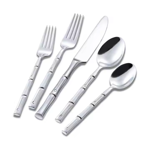 Ensemble de couverts élégants Fourchettes à fruits et cuillère à café joliment plaquées et polies Parfait pour les fêtes, les rassemblements et les couverts cadeaux - Product Image 4