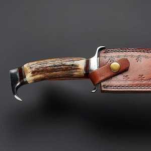 Cuchillo de Caza y Camping de Acero de Damasco Hecho a Mano, Mango de Hueso, Borde Parcialmente Dentado, Diseño Compacto y Ligero, 3 Años de Garantía - Product Image 4