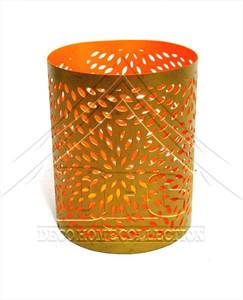 Vente en gros de bougeoirs cylindriques en métal romantique, décoratifs, avec découpes florales, pour les fournitures de fond de scène de mariage - Product Image 5