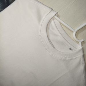 Camiseta Extra Grande de Algodón French Terry de 240 GSM |   Corte Europeo Clásico y Grueso |   Suministro OEM Personalizado - Product Image 2