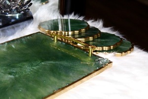 Plateau en résine fait main personnalisable de haute qualité avec sous-verres Ensemble de table pour servir des boissons et des collations Modèle décoratif - Product Image 5