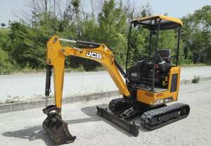 Mini-excavatrice JCB modèle 18Z-1T3 de 2018, légèrement utilisée mais comme neuve, 2376 heures, en stock - Product Image 2