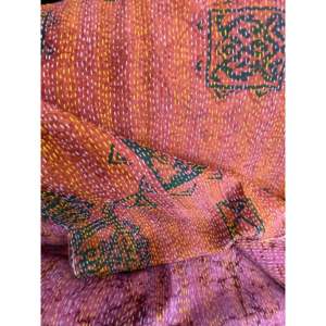 Pañuelo de Seda Vintage con Bordado 85x210cm, Diseño Inspirado en el Templo Spice - Product Image 5