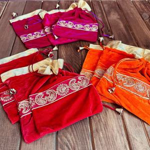 Bolsas de Potli de terciopelo indio Regalos de devolución de boda a granel Pooja Favors Bolsas étnicas para fiesta festiva Favor Bolsas de regalo tradicionales - Product Image 3