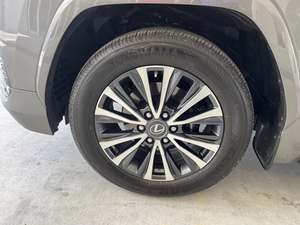 L_ex_us LX 600 Premium AWD 2022 / Disponible para la Venta con Bajo Kilometraje / Motor de Gasolina / Auto Usado en Excelentes Condiciones, Sin Accidentes ni Problemas - Product Image 5