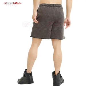 Pantalones cortos de lavado ácido para hombre con dobladillo crudo y bolsillos laterales para estilo urbano Fashion Forward Men Pantalones cortos de lavado ácido - Product Image 4