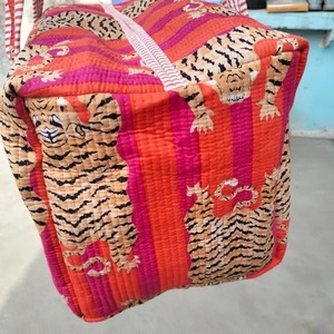 Sac de voyage en coton fait main, sac de voyage matelassé multicolores, sac de voyage matelassé léger multi-compartiments en coton - Product Image 5