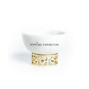 Bol à Desserts et Fruits Tendance en Marbre Blanc et Noir Fait Main avec Base Métallique Plaqué Or – Écologique et Jetable pour Hôtels et Fêtes - Product Image 4