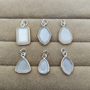 จี้พลอยคาลซิโดนีสีขาวเงิน925รูปทรงมาร์เกชแบบไม่สม่ำเสมอ - Product Image 2