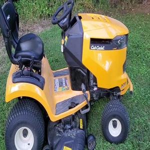 Tracteurs à gazon Cub Cadet XT2 de qualité supérieure, achetez maintenant, livraison rapide, excellente durabilité et moteur puissant - Product Image 6