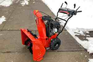 Souffleuse à neige neuve et d'occasion, livraison rapide, excellente qualité de construction, puissance pour l'élimination de la neige, en stock, disponible à la vente - Product Image 5