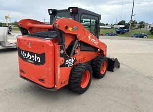 Chargeur compact sur pneus Kubota SSV65 de 48 kW à haute puissance, diesel, pompe Eaton, chargeur compact sur pneus à haute efficacité, construction, agriculture - Product Image 6