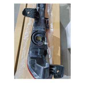 Feu arrière antibrouillard droit LJ7Z15500B LJ7915500AF LQ-MXJ-027 pour Corsair 2.0T 2WD Premium Edition 2021 - Product Image 3