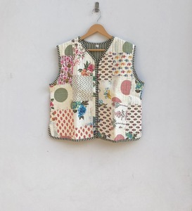 Chaqueta de Algodón con Mangas Cortadas para Fiestas, Chaqueta Boho con Parches, Moda Femenina, Chaqueta Corta Acolchada con Parches, Regalos para Ella - Product Image 1