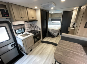 รถบ้านเคลื่อนที่รุ่น 2025 2024 2026 F-o-r-e-s-t R-i-v-e-r Forester L-e 2151S-F Rvs Camper Motorhomes Travel Trailer - Product Image 2
