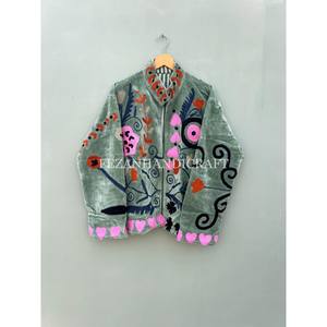 เสื้อแจ็คเก็ตฤดูหนาวสำหรับผู้หญิง ทำมือ ตกแต่งด้วยกำมะหยี่และงานปัก สไตล์ฮิปปี้แบบยูนิเซ็กซ์ พร้อมซับในถักนิตติ้ง - Product Image 2