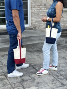 Sac fourre-tout décontracté en toile pour 2 bouteilles de vin avec poignées en toile – Idéal pour les voyages et les cadeaux - Product Image 3