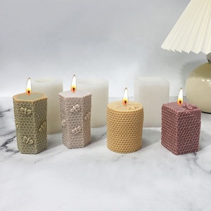 Moule en Silicone 3D Ruche d'Abeille en Gros Moules à Bougies Nid d'Abeille pour Barres de Lotion pour les Mains Cire de Crayons Fondue et Fournitures de Fabrication de Bougies - Product Image 3