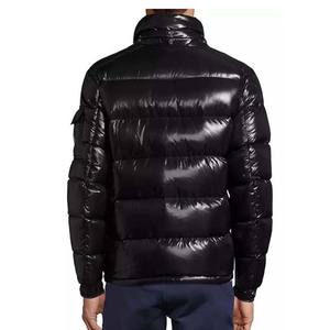 Blouson d'hiver pour homme XS avec capuche, manches longues, imperméable, coupe-vent, logo sur le devant, polyester enduit, style streetwear - Product Image 3