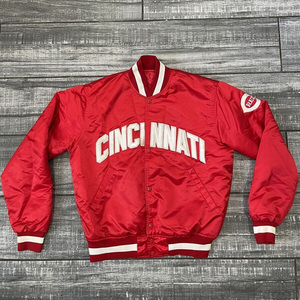 Blouson en satin personnalisable Blouson universitaire style vintage avec lettres universitaires et logos du nom de l'équipe pour l'hiver - Product Image 1