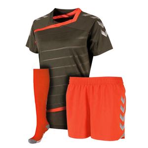 Ensemble de kit de football personnalisé, uniforme de football OEM avec logo, vêtements de sport en polyester à séchage rapide pour équipe et club - Product Image 6