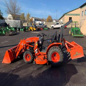 สำหรับรถแทรกเตอร์ขนาดเล็ก BX2680 รุ่น B2601 70 แรงม้า พร้อมรถตักหลังขุด เครื่องยนต์ เกียร์ ปั๊ม ระบบขับเคลื่อน 4x4 - ใหม่และมือสอง - Product Image 3