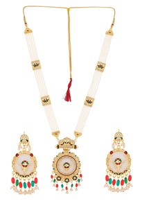 Ensemble collier élégant plaqué or avec un design complexe idéal pour les bijoux de mariée et les célébrations festives - Product Image 3
