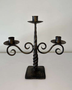 Candelabro antiguo vintage Candelabro para tres velas Candelabro de pie Candelabro de metal de hierro forjado Candelabros - Product Image 6