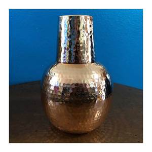 Nouveau design de bouteille en cuivre pour boisson Bouteille et verres en cuivre de haute qualité sans Bpa Bouteille d'eau en cuivre pur sans vide - Product Image 4