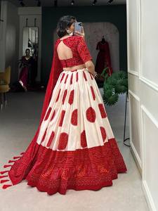 Nueva colección de diseñador Seda pura con estampado de bloques y cosido con lienzo y lata adjunta Can Lehenga Choli para venta en línea - Product Image 5